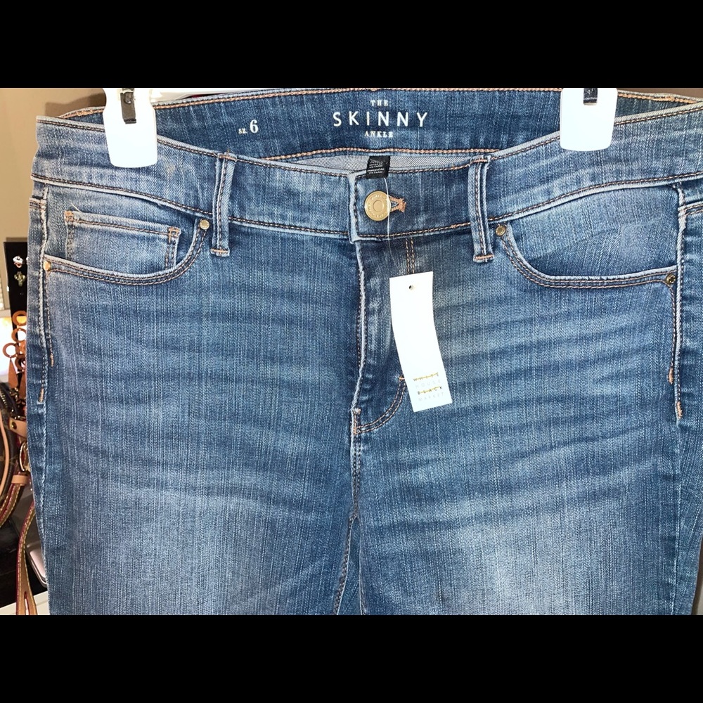 Brand new, skinny jeans